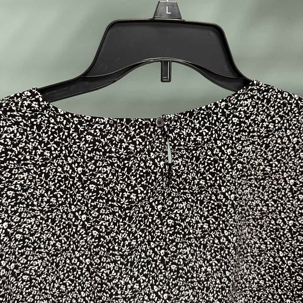 Uniqlo Black Floral Crewneck Blouse - Picture 4 of 7